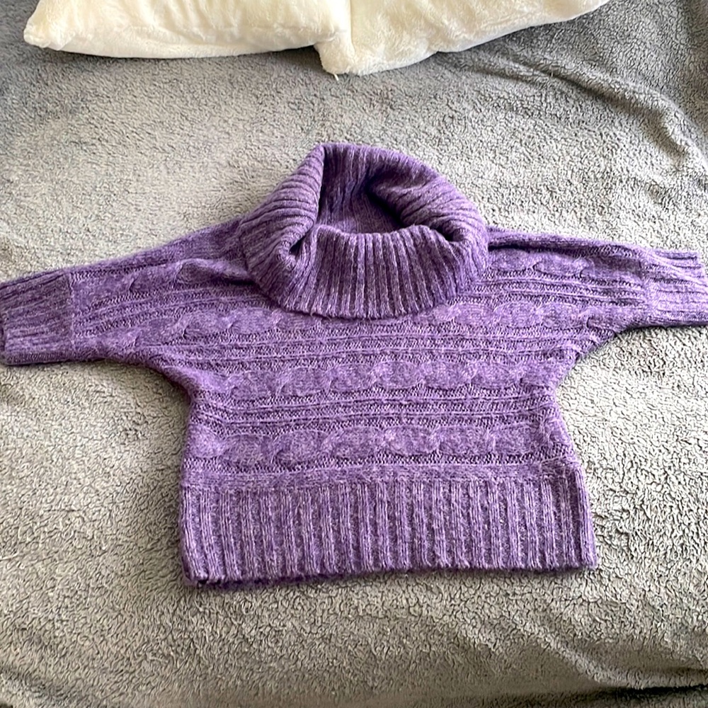 Short-sleeved Cowl Neck Sweater